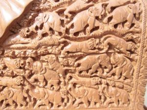 インド白檀（象彫刻置物）香木・象の牙は象牙 | アンティークかずさ